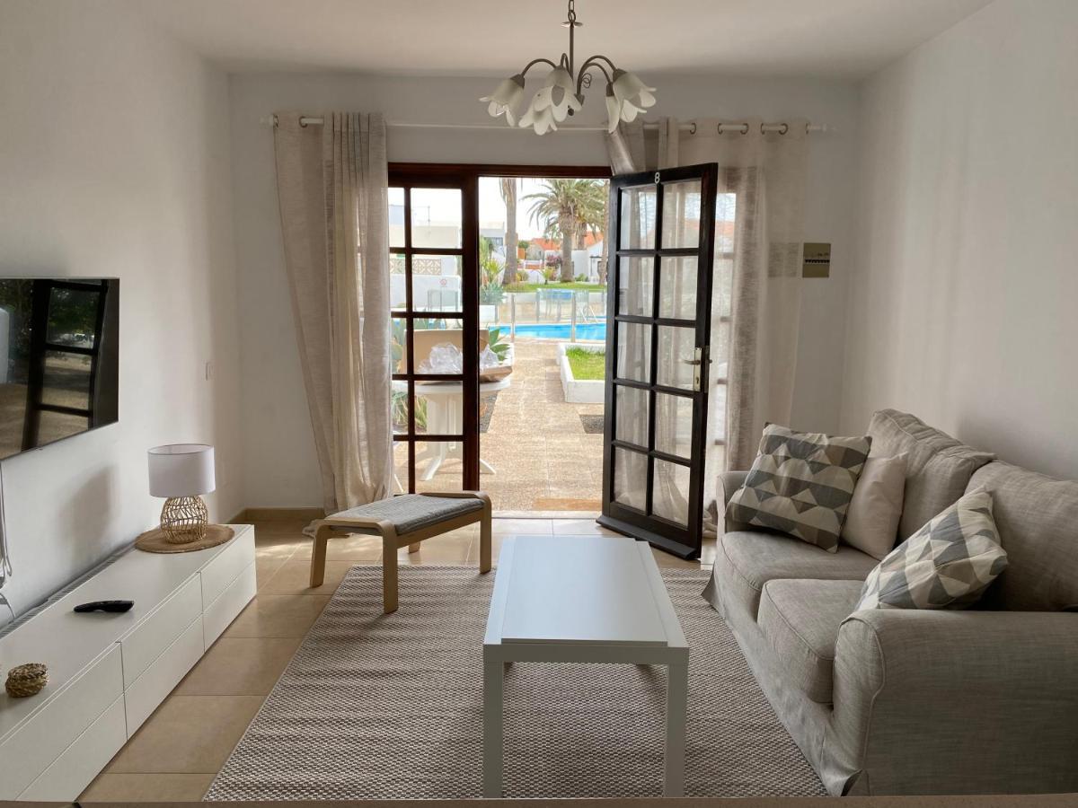 קורלחו Estrella Del Mar 8. 1 Bedroom Villa With Pool And Gardens 300 Metres From The Beach מראה חיצוני תמונה