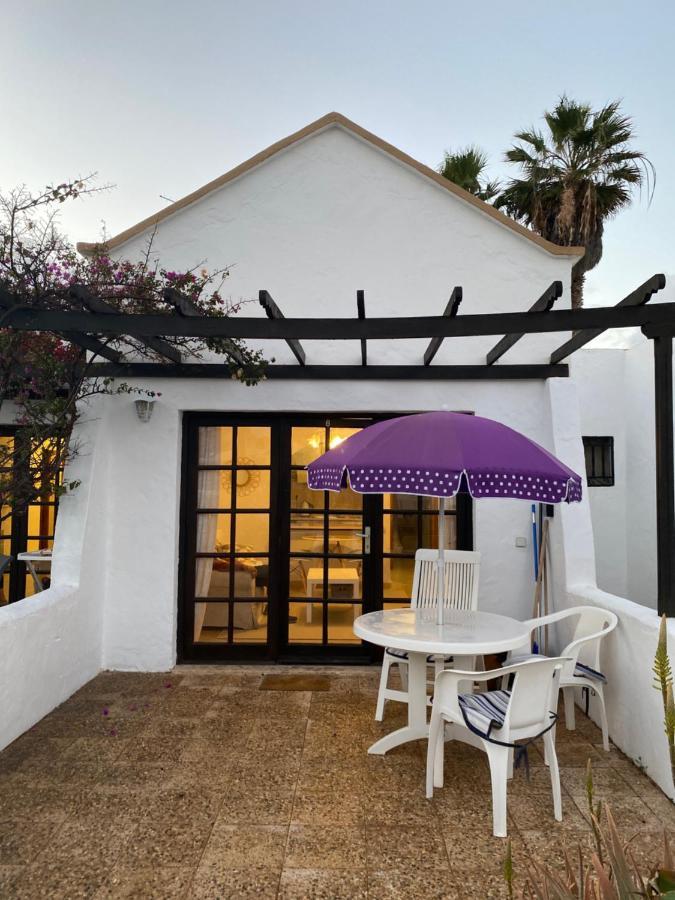 קורלחו Estrella Del Mar 8. 1 Bedroom Villa With Pool And Gardens 300 Metres From The Beach מראה חיצוני תמונה